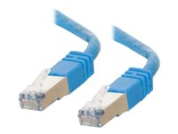 C2G Cat5e Booted Shielded (STP) Network Patch Cable - Kytkentäkaapeli - RJ-45 (uros) to RJ-45 (uros) - 4 m - STP - CAT 5e - valettu - sininen 83773